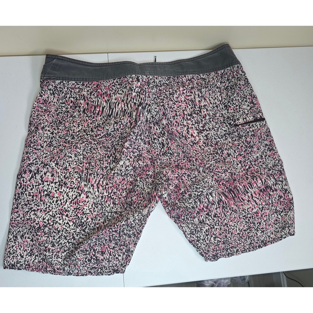 Volcom ModTech Board Shorts Mens 38 Pink Black Abstract Static Print Swim Trunks